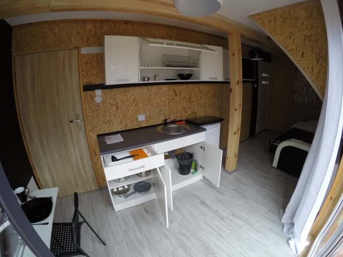 Studio dwuosobowe z balkonem. 